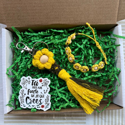 Bloom Strong Bundle – Floral Keychain and Flower Bracelet