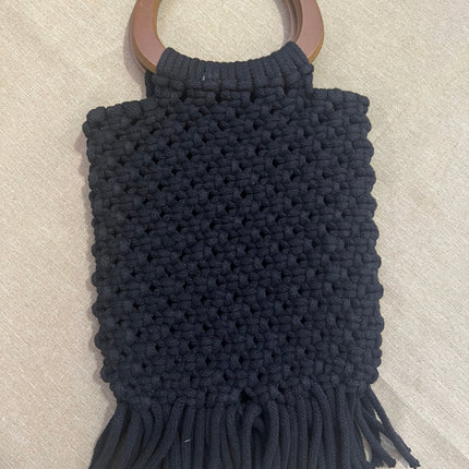 Cartera de mano con flecos color negra