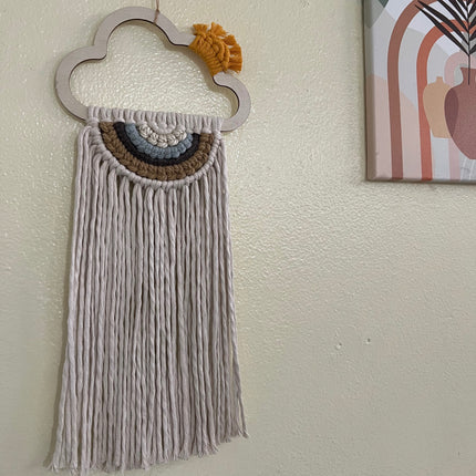 Arcoiris en macramé_Decoración para el hogar_dos opciones a escoger_pieza única