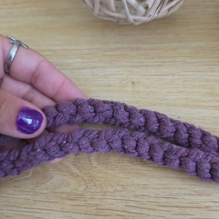 Lanyard trenzado en macramé